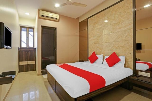 Hotel Amfahh - Andheri West Railway Station Mumbai Exterior photo